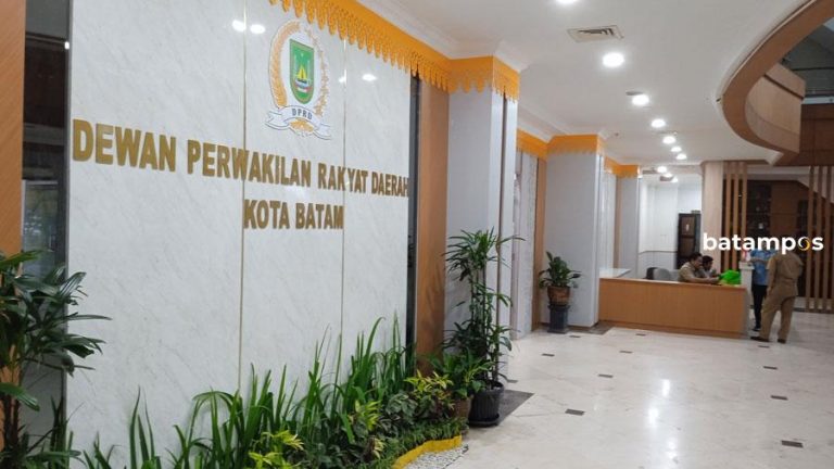 Hendra Asman Resmi Gantikan Muhammad Yunus Muda Sebagai Wakil Ketua III DPRD Batam