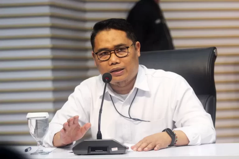 Terkait Kasus Dugaan Suap Proyek Smart City, KPK Tahan Mantan Sekda Bandung dan 3 Anggota DPRD