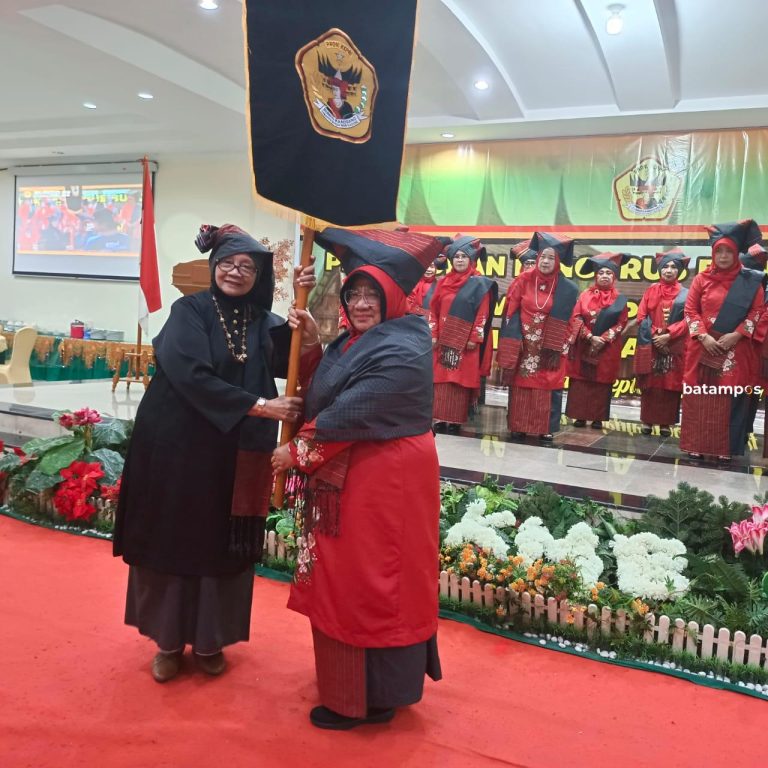 Prof Dr Raudha Kukuhkan Dr Gusnawati