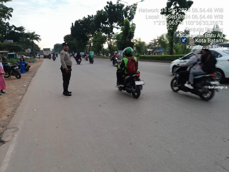 Belum Ada Zona Selamat Sekolah, Polisi Lakukan Pengawasan Keluar Masuk Murid SD di Pinggir Jalan Utama