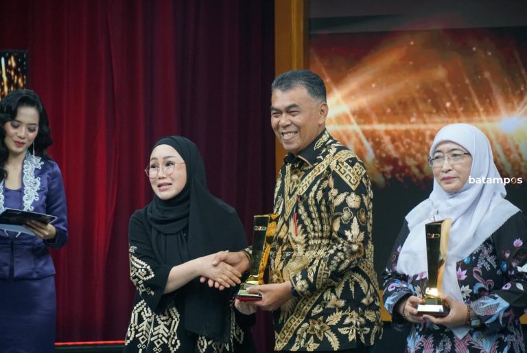 Bupati Natuna Raih Penghargaan Inovasi Membangun Negeri 2024 dari TvOne