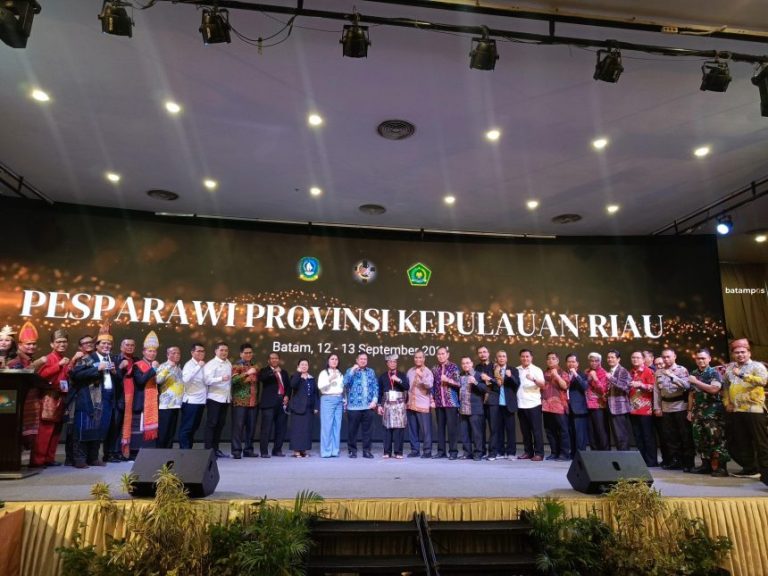 Buka Pesparawi Kepri, Jumaga: Lawan Bertanding Adalah Kawan