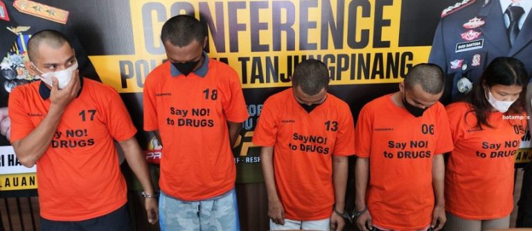 Setengah Kilogram Sabu Disita, Bandar Narkoba Diburu Polisi