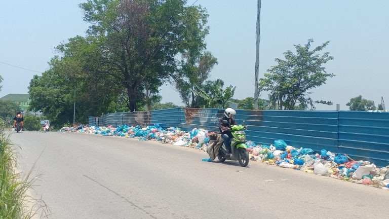 Sampah Semakin Meluber di Lokasi Bekas TPS