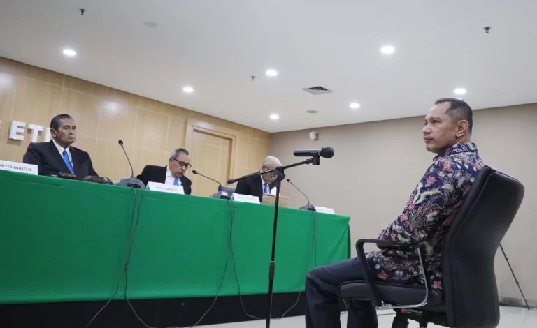 Terbukti Melanggara Etik, Sanksi Pemotongan Gaji Nurul Ghufron Mulai 1 Oktober