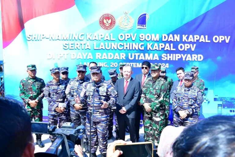 2 Kapal Perang Baru TNI AL untuk Mengenang Jasa-Jasa Lukas Rumkorem dan Raja Haji Fisabilillah