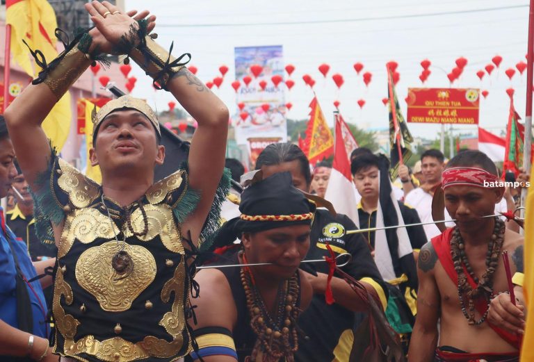 Harmoni Keberagaman Budaya dalam Pawai Tatung di Batam