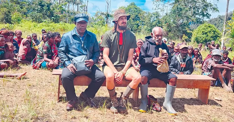 Cerita di Balik Akhir Penyanderaan Pilot Susi Air Philip Mehrtens