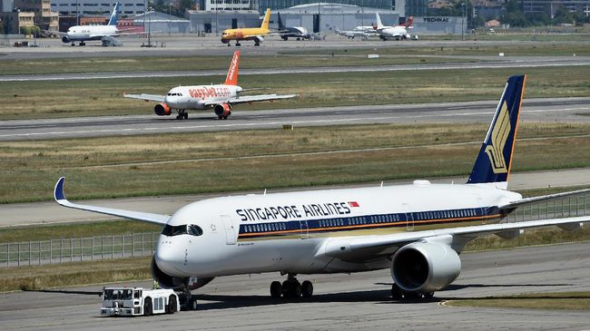 Singapore Airlines Terbang Rendah Kejutkan Warga Batam, Ini Penjelasan PT BIB