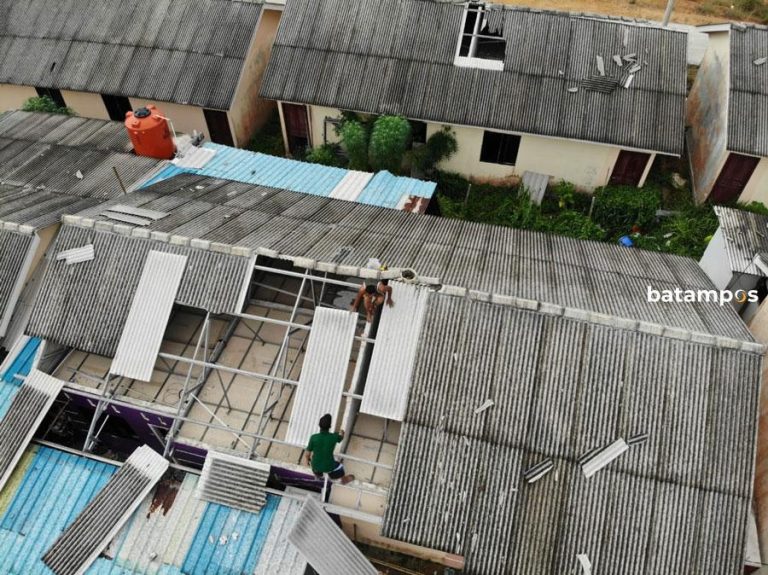 Angin Kencang Sebabkan 9 Rumah di Perumahan Telaga Surya, Tanjunguban, Bintan, Rusak