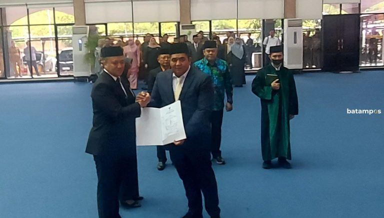 Didi Jabat Kadiskominfo dan Niken Jabat Kepala DLH Bintan