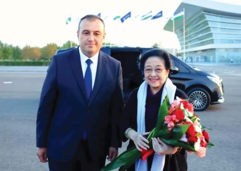 Megawati Berkunjung ke Uzbekistan