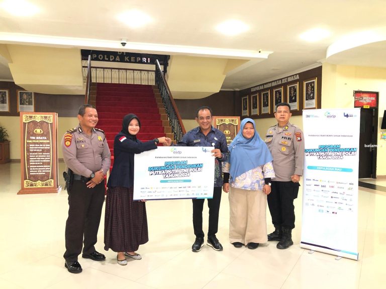 Puluhan Anak TNI dan Polri Dapat Beasiswa dari PT ASDP, Total Rp160 Juta