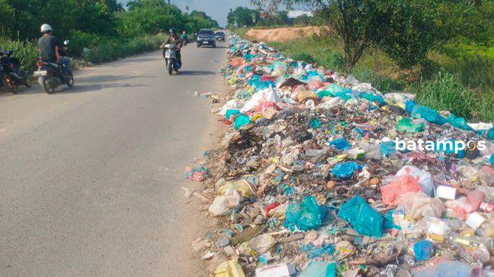 Warga Seilekop Enggan Bayar Retribusi Sampah Jadi Pemicu Menumpuknya Sampah di Pinggir Jalan
