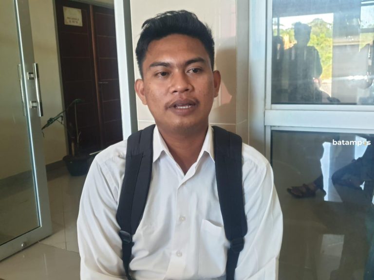 Sulit Dapat Kerja, Ade Arungi Laut Belasan Jam Agar Dapat Lulus CPNS
