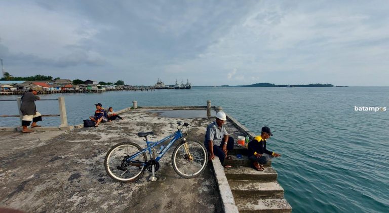 Nelayan Kampung Mentigi, Tanjunguban, Bintan Tolak Pengerukan Pasir Laut
