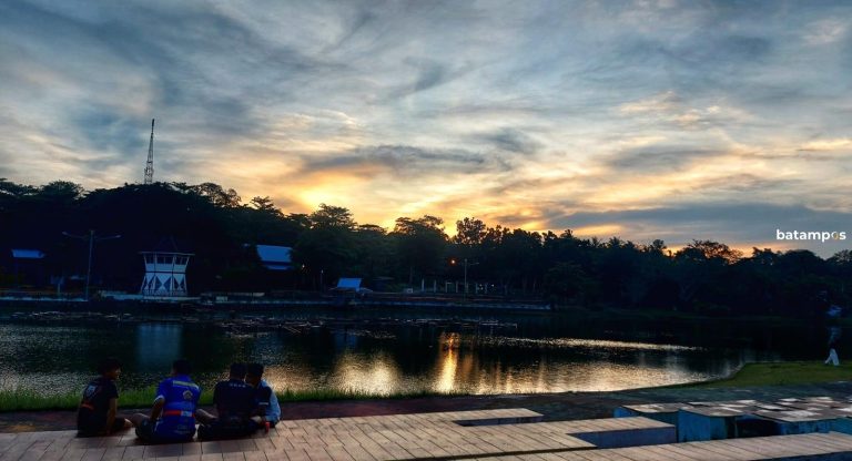 Video Aksi Tak Senonoh Pasangan Muda-mudi di Taman Kolam Kijang, Bintan Beredar di Media Sosial, Polisi Masih Dalami