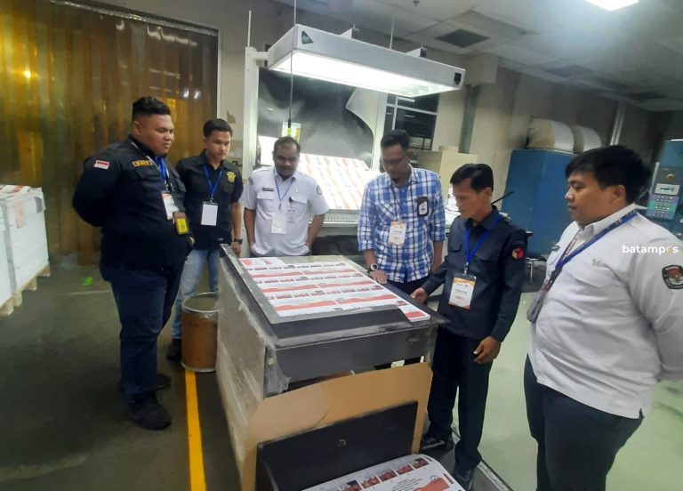 Awasi Proses Cetak Surat Suara, Bawaslu Anambas Pastikan Sesuai Prosedur