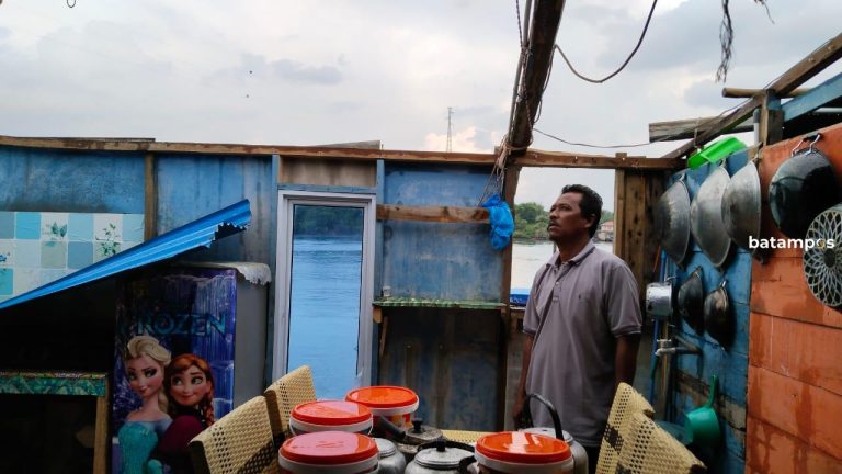Atap Rumah Warga di Desa Air Glubi, Bintan Terbang Akibat Disapu Angin Kencang