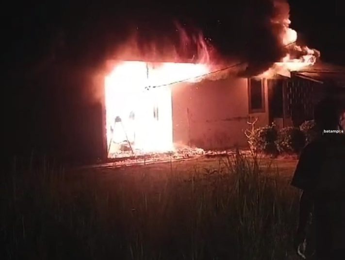 2 Rumah Milik PT Timah Prayun Terbakar