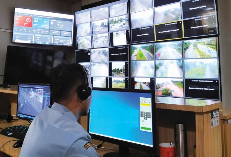 Menelisik Operator CCTv dan Call Center 112 Kota Batam