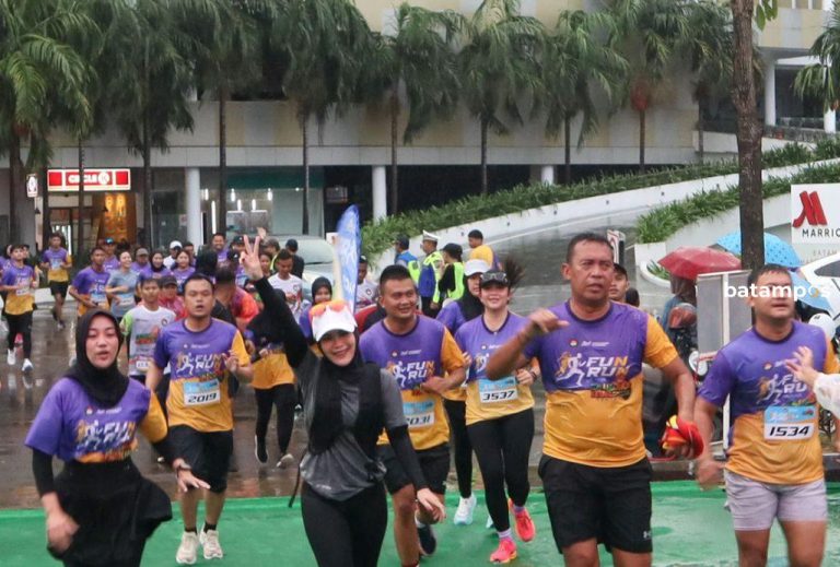Meski Hujan Deras, Adhyaksa Runner Sukses Digelar