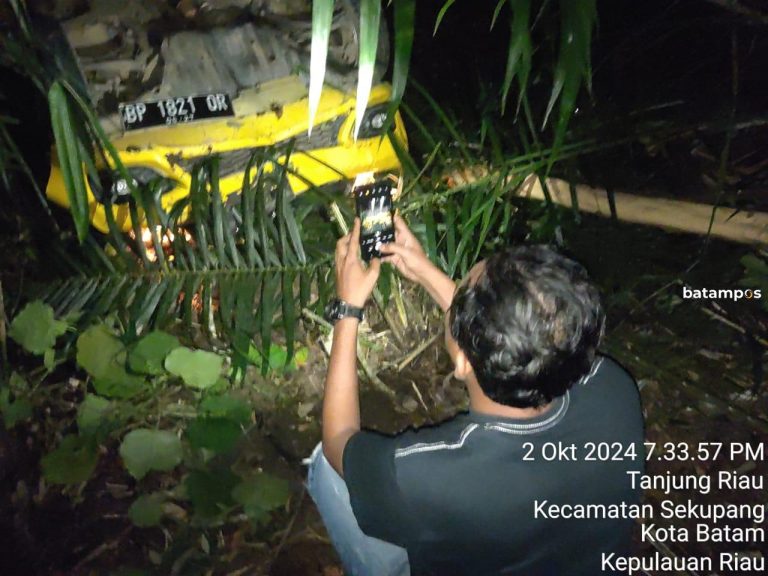 Honda Brio Terjun ke Jurang di Dekat Gapura Marina, Pengemudi Hilang