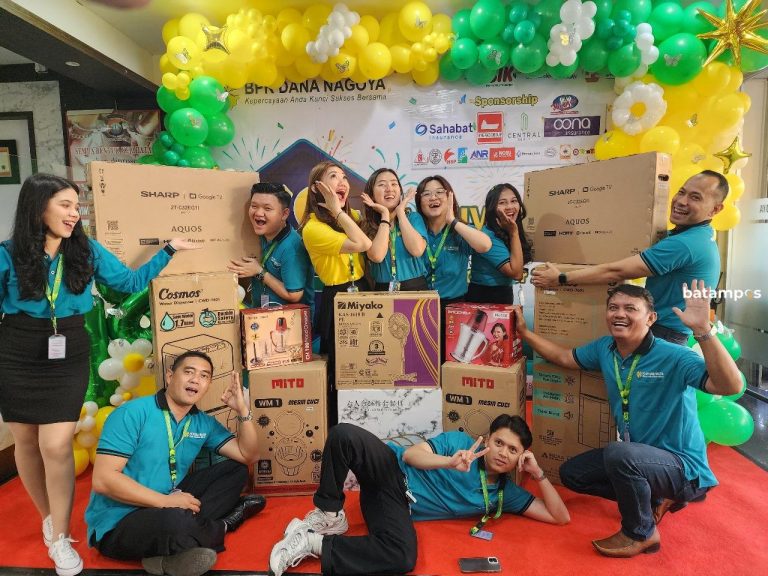 Anniversary ke-18, BPR Dana Nagoya Gelar Giveaway dan Doorprize untuk Karyawan hingga Nasabah
