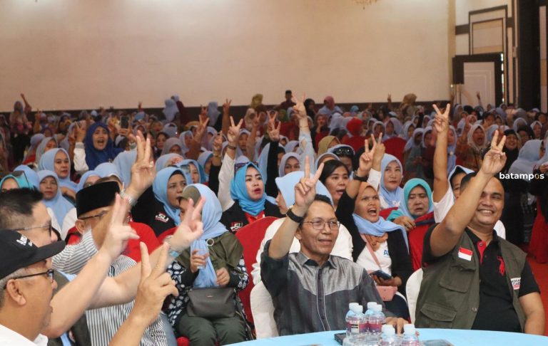 Pasangan ASLI Gaet Dukungan Emak-Emak di Golden Prawn dan Tanjunguma