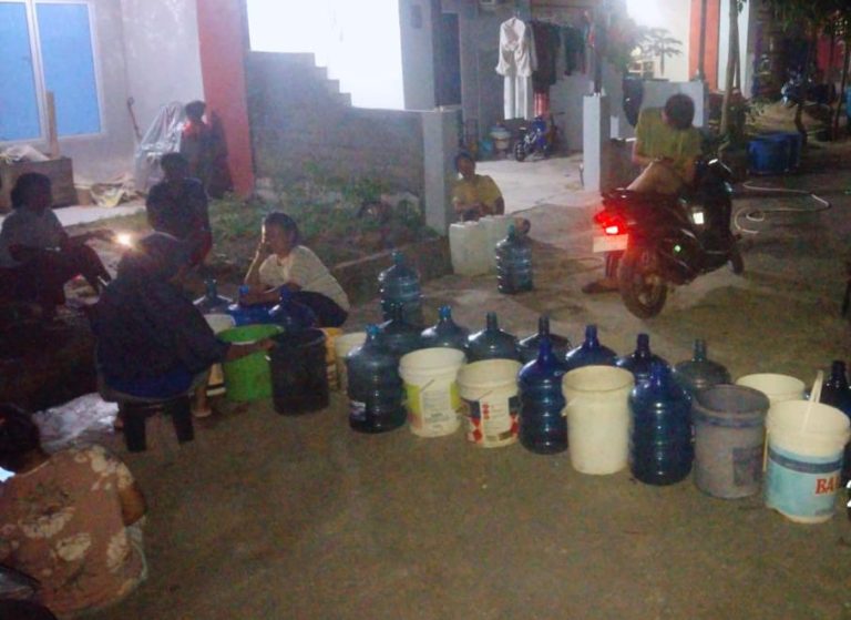 Hanya Mengalir Sehari, Warga Tanjunguncang Kembali Kesulitan Dapatkan Air Bersih