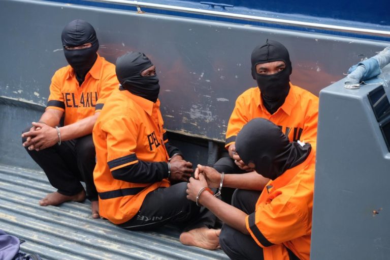 BC Batam Gagalkan Selundupan BBL Senilai Rp 26 Miliar, Dibawa ke Parairan Malaysia, Dipasarkan ke Vietnam