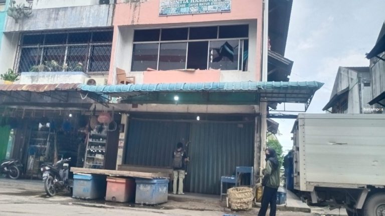 Ditinggalkan Pemilik, Ruko Lokasi Pembunuhan Nelwina di Sagulung Jadi Seram di Malam Hari