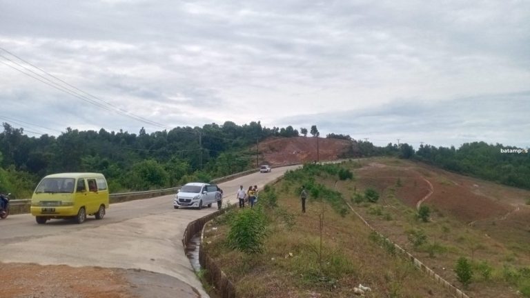 Perbaikan Longsor Telah Selesai, Akses Jalan Menuju Piayu Laut Kembali Mulus