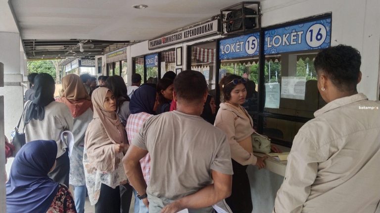 Gencar Jemput Bola, Disdukcapil Batam Tuntaskan Perekaman e-KTP Pemilih Baru