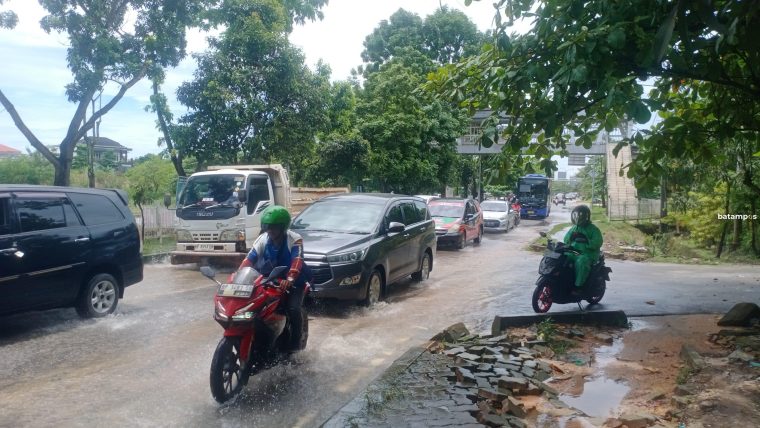 Hujan Sebentar, Jalanan di Batuaji Banjir Lagi-Banjir Lagi