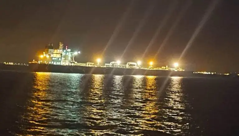Kapal Tanker Berbendera Kuwait Diduga Dirampok di Perairan Batuampar, ABK Diikat, Ponsel Dicuri