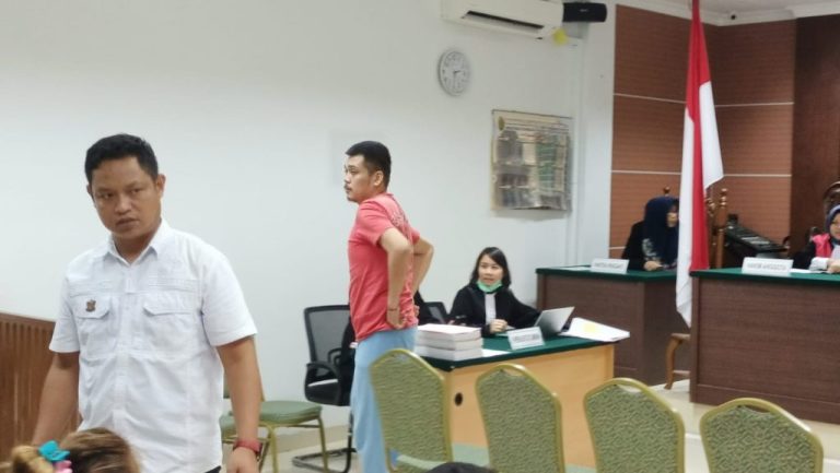 Tilap Uang Kuliah Mahasiswi Kedokteran, Anak Mantan Dekan Uniba Dituntut 2 Tahun