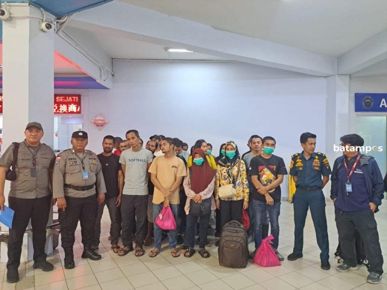 Di Malaysia Dianggap Kriminal, 32 Pekerja Migran Ilegal Kembali Dideportasi