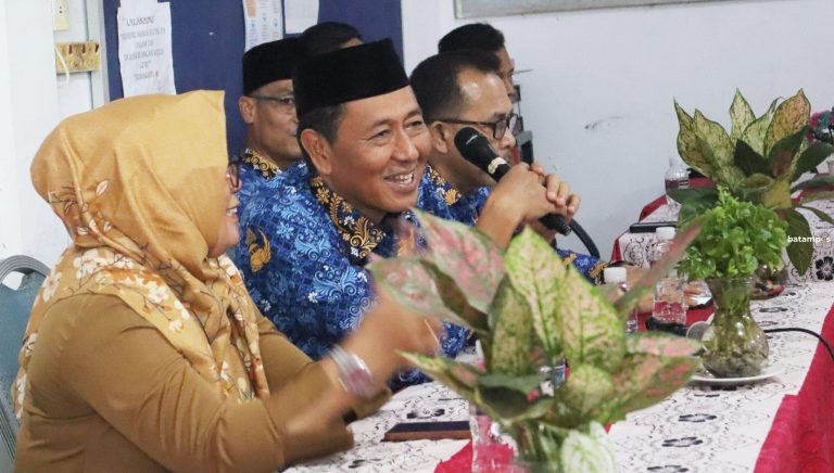 Pjs Wako Batam Kunjungan ke Sekolah, Janji Perbaiki Sarpras Tak Layak