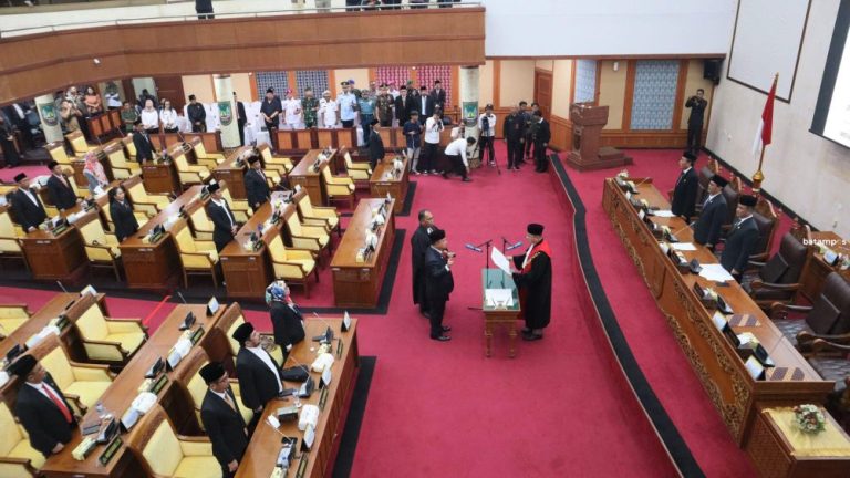 Budi Mardiyanto Akhirnya Dilantik Sebagai Wakil Ketua II DPRD Batam 2024-2029
