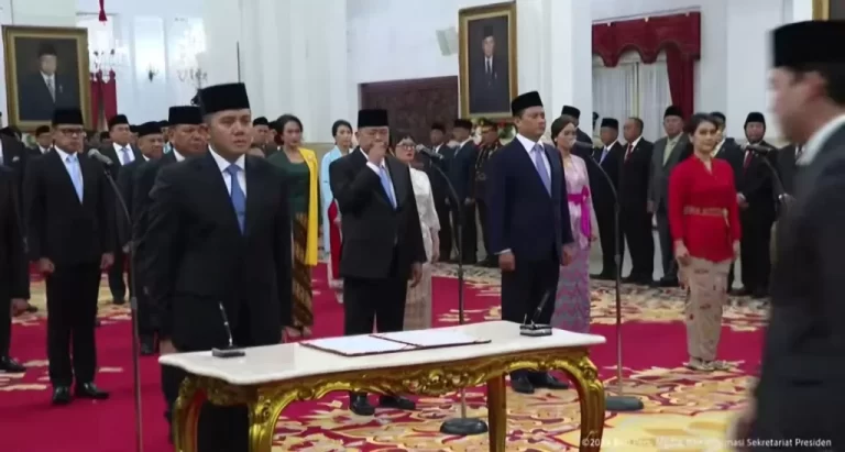 Ajudan Prabowo, Mayor Teddy Resmi Dilantik jadi Seskab di Istana Negara Jakarta Bareng 56 Wamen Kabinet Merah Putih