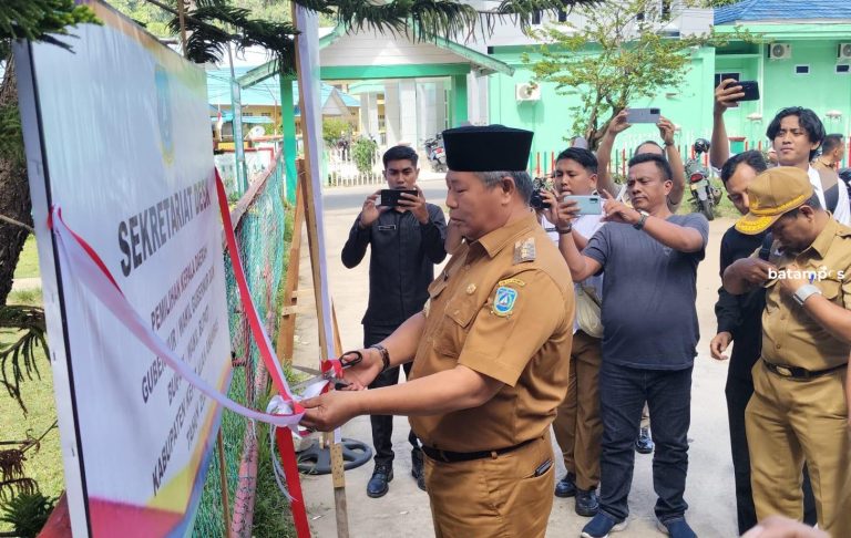 Resmikan Posko Desk Pilkada, Bupati Minta Tim Bekerja Maksimal Agar Pesta Demokrasi Berjalan Lancar