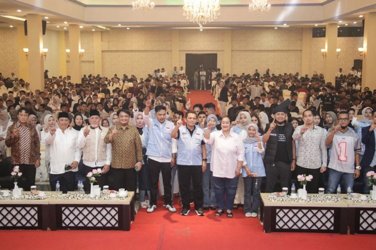 Ribuan Relawan Penerus Negeri Kepri Solid Deklarasikan Dukungan untuk Ansar-Nyanyang