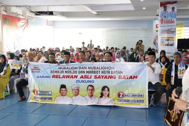 Dukungan Mubaligh, Remaja hingga Marbot Masjid Mengalir Deras ke Ansar-Nyanyang dan Amsakar-Li Claudia