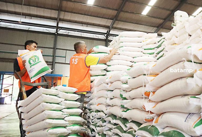 Bulog Batam Siapkan 3.587 Ton Beras