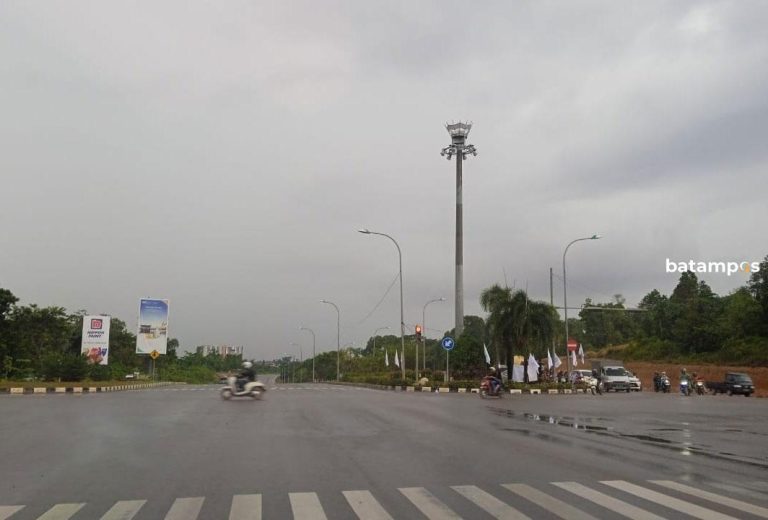 Prakiraan Cuaca: Batam dan Wilayah Kepri Masih Dibayangi Hujan dan Angin Kencang