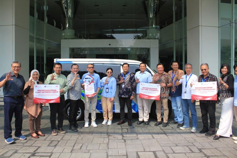 Astra Daihatsu Motor Donasikan Mobil Perpustakaan dan Teknologi Pendidikan