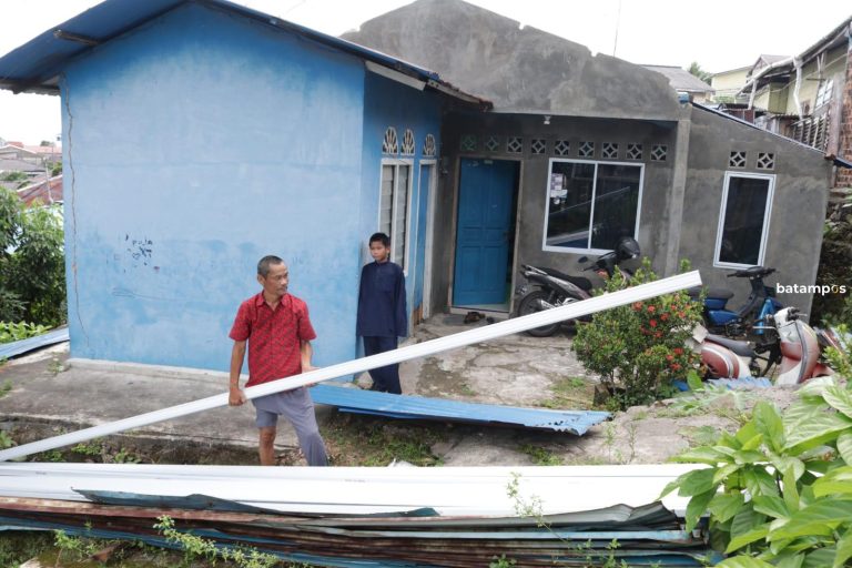 Keluarga Korban Angin Kencang Akhirnya Dapat Bantuan Perbaikan Rumah