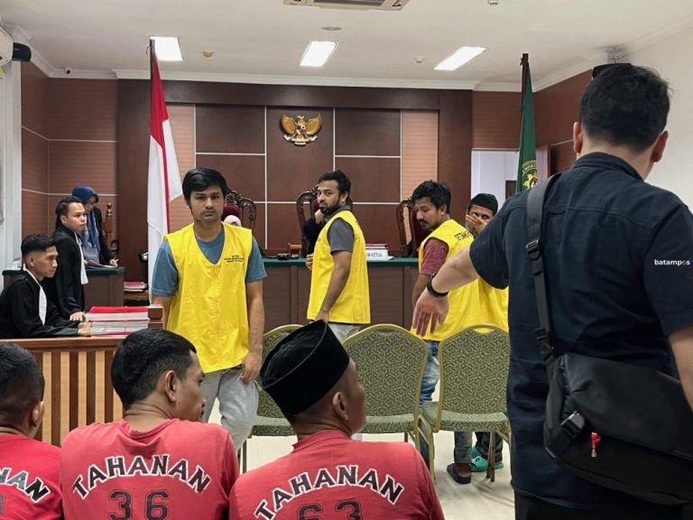 Nekat Keluar Indonesia Secara Ilegal, Empat WN Bangladesh Disidang di Batam