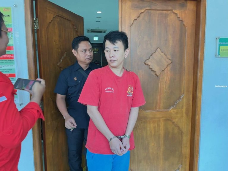 Sebar Foto Telanjang Selingkuhan, Pria di Batam Dituntut 18 Bulan Penjara